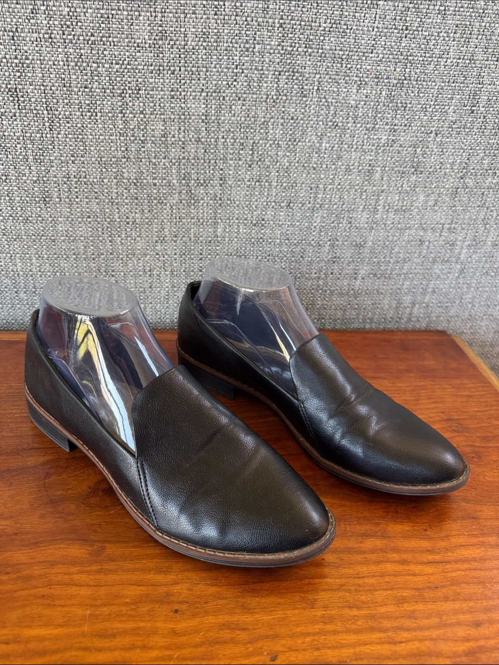 Indigo Rd. Minimalist Black Leather Pointed-Toe Slip-On Flats Size 8.5M